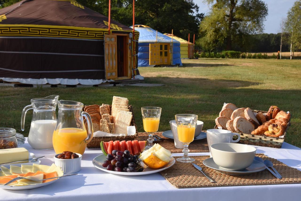 Yourte Nomade-Lodge Les Ecrennes Экстерьер фото
